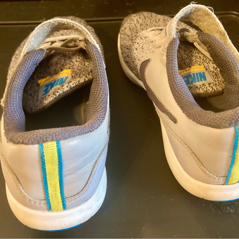 Kids Nike Sneakers Size 1 - Picture 3 of 5